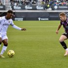 Hugo San intenta tapar el centro de Koné.