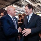 El alcalde de Valladolid, Jesús Julio Carnero, y el presidente de la Junta, Alfonso Fernández Mañueco, en Fitur.