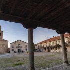 Plaza de la villa, declarada Monumento Nacional , lugar donde Isabel la Católica pasó sus años de infancia y juventud, Arébalo en Ávila