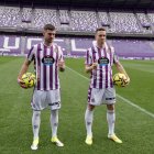 Michelin y Clerc posan con sus nuevos uniformes.