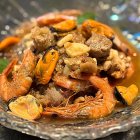 MAR Y MONTAÑA DE CONEJO CON GAMBAS Y MEJILLONES