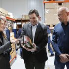 Alfonso Fernández Mañueco en el obrador El Beato de El Burgo de Osma.