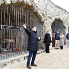 Cigales (Valladolid) inaugura la nueva decoración permanente de los Arcos de  la Iglesia de Santiago Apóstol 'Catedral del Vino'
