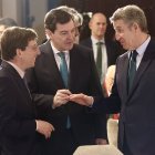 José Luis Martínez Almeida, Alfonso Fernández Mañueco y Alberto Núñez Feijóo, en el Nueva Economía Fórum