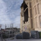 Inicio de la instalacion de medios auxiliares necesarios para la reconstruccion del abside de la Iglesia de Muriel