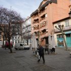Sillas y mesas de algunas terrazas de Cantarranas, declarada zona acústicamente saturada.