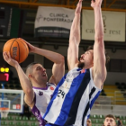 Pablo Marín en el partido de la primera vuelta ante Ponferrada.
