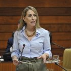 María Guardiola, en el pleno de la Asamblea