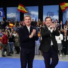 Alberto Núñez Feijóo y Alfonso Fernández Mañueco, durante el acto de fin de campaña del PPCyL en Valladolid
