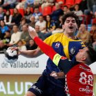 Oliveira intenta lanzar ante Alicante.