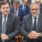 Alfonso Fernández Mañueco y Carlos Pollán asisten a la apertura del año judicial en una foto de archivo.