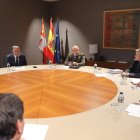 Reunión entre el PP y Vox con sus candidatos al frente, Alfonso Fernández Mañueco y Carlos Pollán.