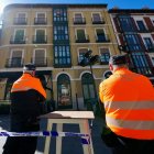 Caída de la ventana de un edificio durante la procesión de Las Palmas