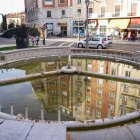 La Fuente de Plaza Madrid sin agua.
