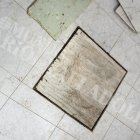 Trampilla de madera del sótano ocultado, descubierto en la antigua casa de Ósca en Traspinedo.