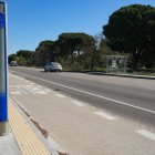 Juan García. 16/04/2026. Valladolid. Parada de autobuses urbanos junto al acuartelamiento Teniente Galiana en la carretera de Rueda. JUAN GARCÍA