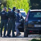 Momento en el que el acusado Óscar sale de su coche para acceder a la que fuera su casa en Traspinedo