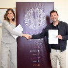 La concejala de Turismo, Eventos y Marca Ciudad y vicepresidenta de la Sociedad 
Mixta para la Promoción del Turismo de Valladolid, Blanca Jiménez, y el presidente 
de la Ruta del Vino Cigales, Sergio García.