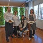 Alberto Rosado, Mercedes Sanz, Nerea Segovia y Aitana Rosado -cuatro generaciones-, en el restaurante Montecarlo.