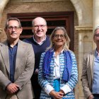 Garcés, con parte de su equipo, durante la campaña.