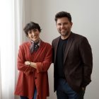 Los actores Nico Baumgartner y Mónica Solaun en la presentación de 'Tootsie. El musical'