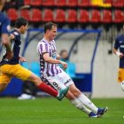 Latasa se resbala al intentar disparar ante el Andorra.