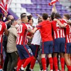 El Atlético de Madrid celebra en Zorriulla el titulo de Liga que consiguió en el feudo blanquivioleta, en la temporada 20-21.