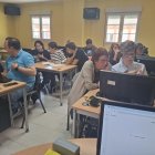 Una de las reuniones de los voluntarios de la Asociación Pedrajas Viva para asesorar a los vecinos en las alegaciones a la planta de biogás.
