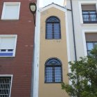 El edificio más estrecho de Valladolid, con apenas 2,20 metros de ancho, pasa desapercibido en pleno centro histórico.