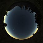 Perspectiva de ojo de pez de la localización del eclipse de Tiedra