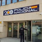 Sucesos.- Detenidos en Valladolid tres multirreincidentes por robar en un bazar de la capital.