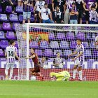 Una acción del real Valladolid 0-2 Deportivo en Zorrilla.