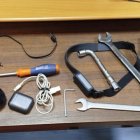 Objetos robados encontrados al detenido.