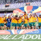 La selección de Seven de Australia festeja en Zorrilla su triunfo en las Series Mundiales 7S celebradas en Valladolid.