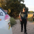 La Guardia Civil, en el lugar donde se ahogaron las dos mujeres en la presa de Palencia.