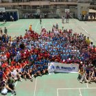 Foto de familia del día del Minivoley en el Colegio Lourdes.