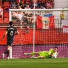 Torres y Guilherme, dos de los muy escasos destacados de la temporada.