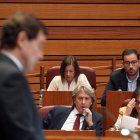 Alfonso Fernández Mañueco, con Carlos Martínez al fondo.-ICAL