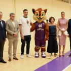 Foto de familia del reconocimiento a Sergio de la Fuente.