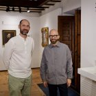 El director del Museo Casa de Cervantes, Pedro González, presenta el programa de actividades de verano de la institución junto al comisario de la muestra ‘La biblioteca’ Antonio Custodio López.