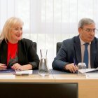 Leticia García y José Luis Sanz Merino, en la última reunión de la junta de portavoces de las Cortes.