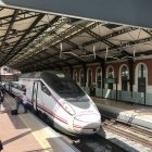 Tren Avant en la estación de trenes Campo Grande de Valladolid.