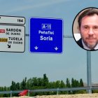 Panel informativo con los carteles de la autovía del Duero y la salida a Tudela y Sardón colocados al revés.