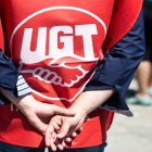 Un manifestante de UGT en la calle.