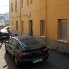 La Guardia Civil custodia la vivienda donde se producía el crimen a tiros.