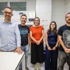 A la izquierda, Carlos Rumbo Lorenzo, junto a miembros del equipo de investigación