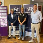 Javier Lancharez, Drenin Dinkins y Saúl Hernández en la presentación del jugador americano del UEMC CBCV.