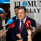 El consejero de Economía y Hacienda en el Club de Prensa de El Mundo
