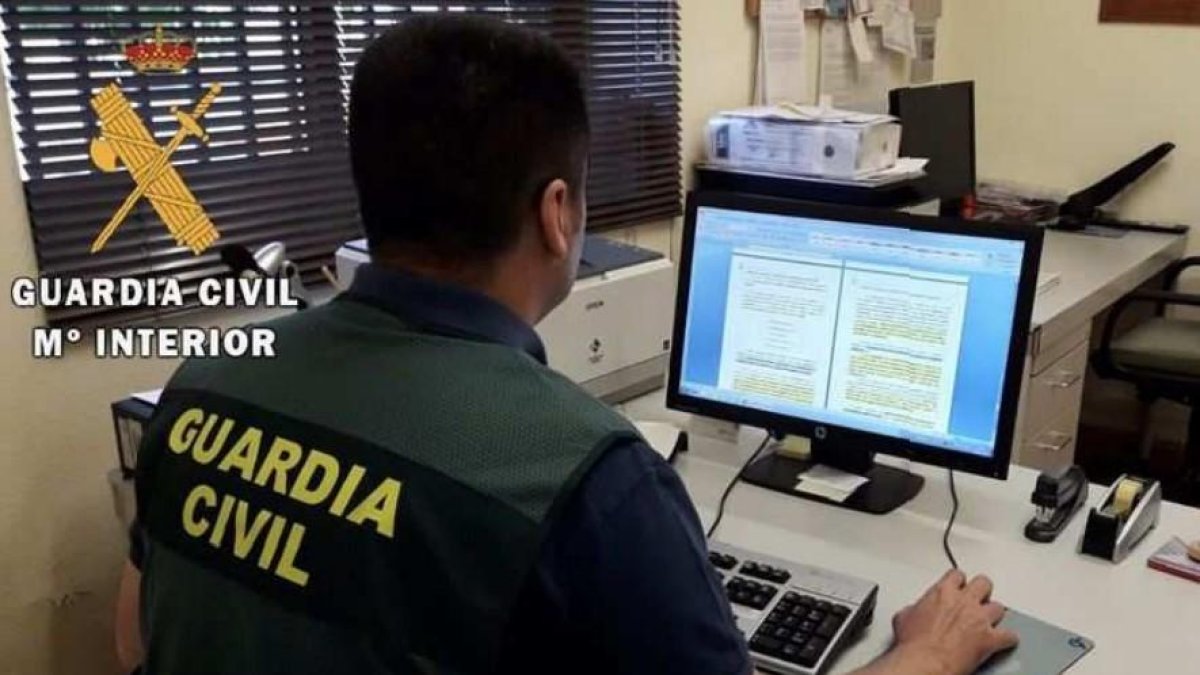 Agente de la Guardia Civil en una imagen de archivo.- E.M.