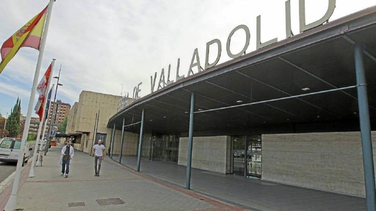 Entrada principal a la Feria de Muestras, donde estará el centro de congresos y el hotel.-J.M. Lostau
